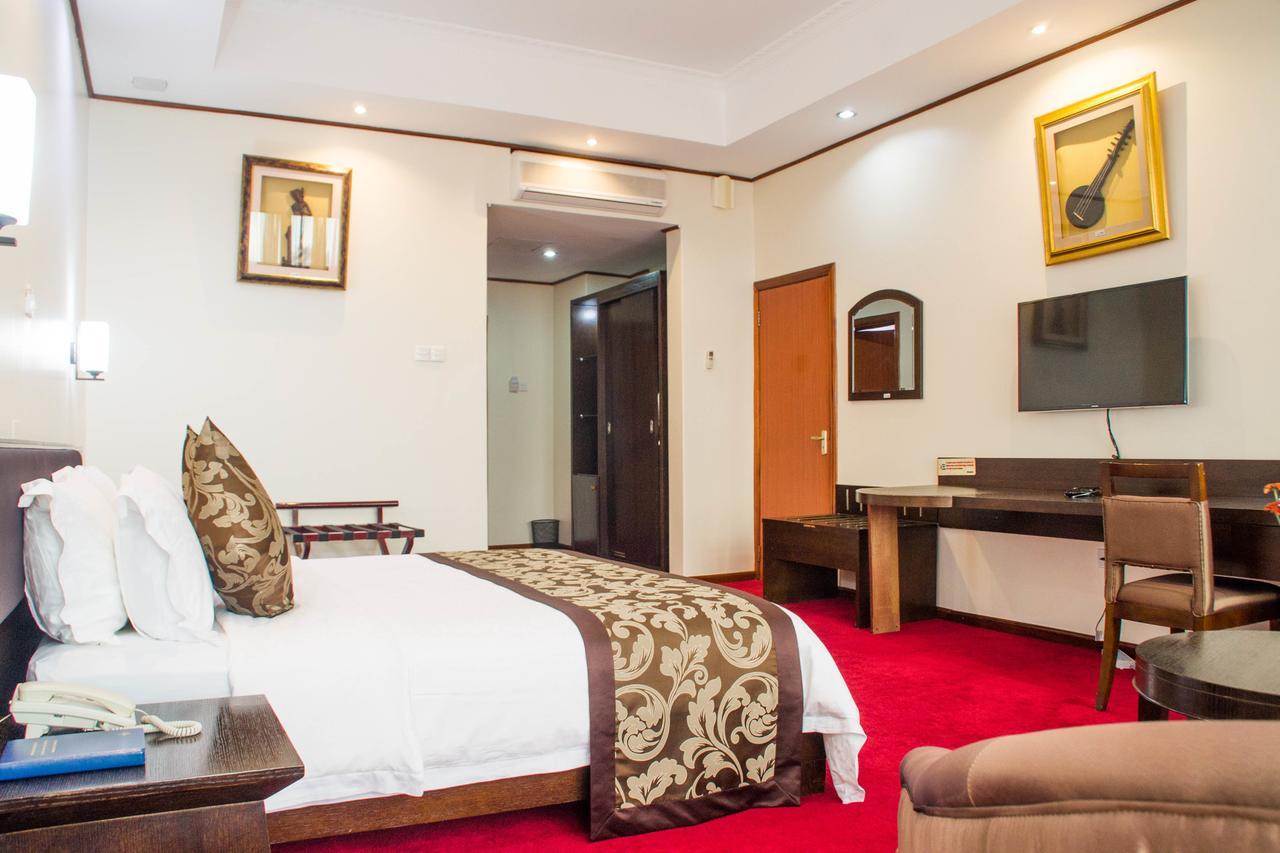Lake View Resort Hotel Mbarara Extérieur photo