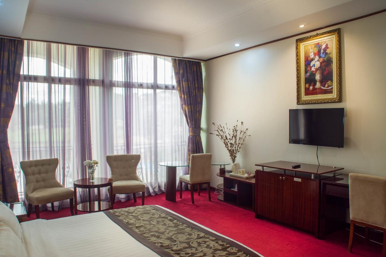 Lake View Resort Hotel Mbarara Extérieur photo