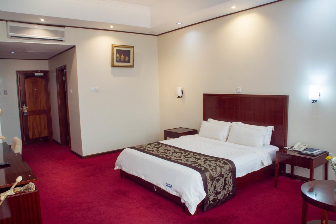 Lake View Resort Hotel Mbarara Extérieur photo